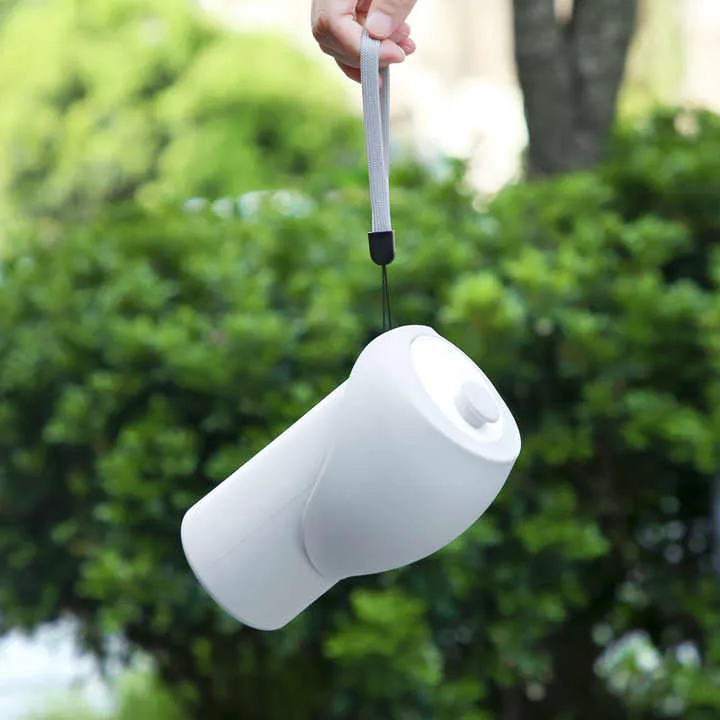 زجاجة مياه محمولة قابلة للطي للسفر للكلاب . Portable Collapsible Travel Water Bottle for Dogs