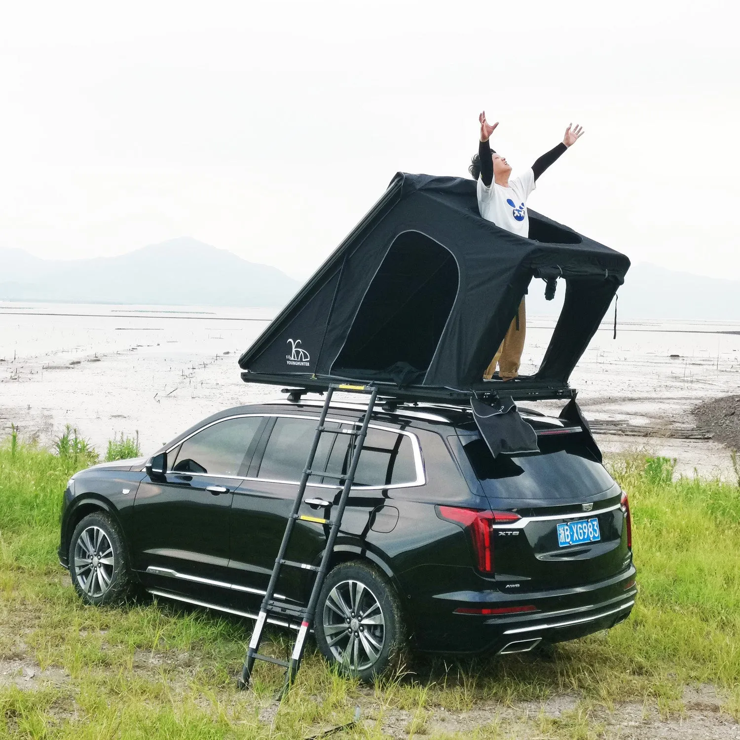 Camping SUV Rooftop Aluminum Hard Shell Car Roof Tent