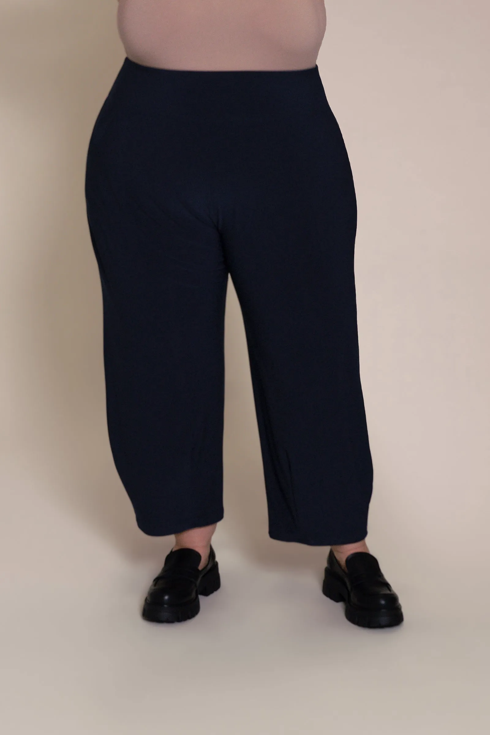 Narrow Lantern Pant Plus | Navy
