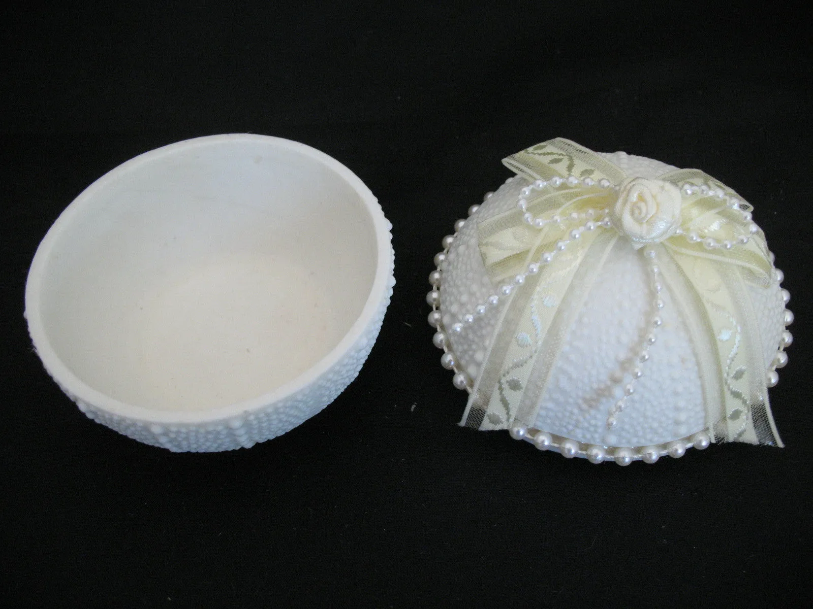 NEW Cream WHITE CERAMIC ROUND Box Trinket Treasure Jewelry CONTAINER CONTAINERS Faux Pearls