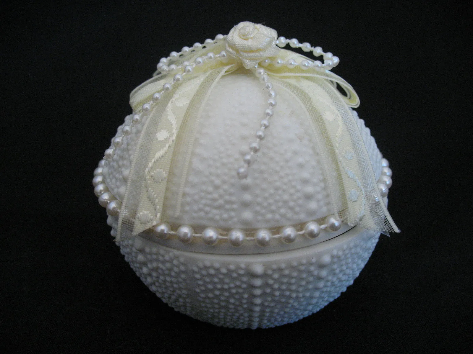 NEW Cream WHITE CERAMIC ROUND Box Trinket Treasure Jewelry CONTAINER CONTAINERS Faux Pearls