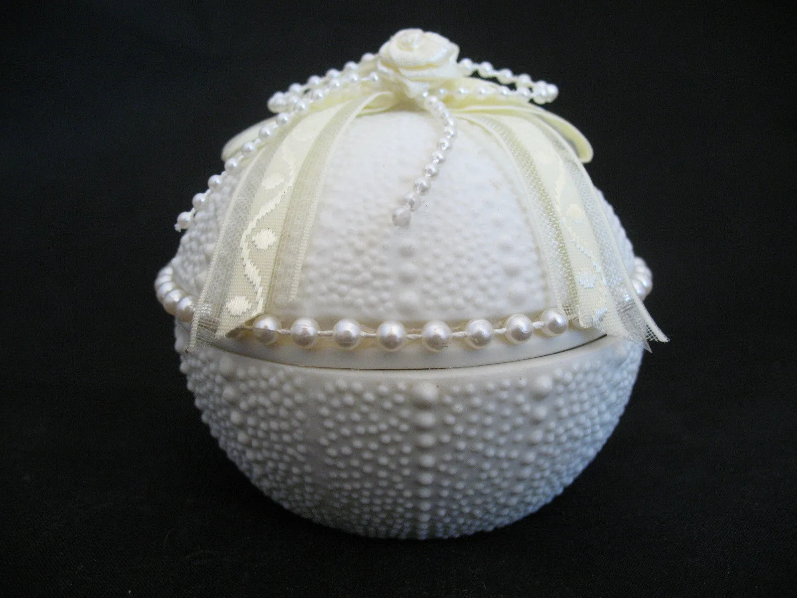 NEW Cream WHITE CERAMIC ROUND Box Trinket Treasure Jewelry CONTAINER CONTAINERS Faux Pearls