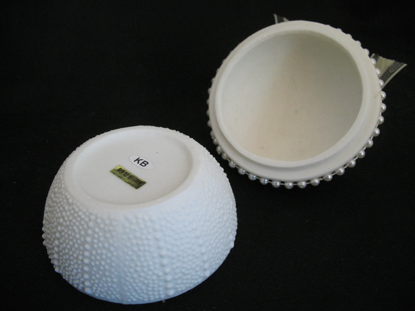 NEW Cream WHITE CERAMIC ROUND Box Trinket Treasure Jewelry CONTAINER CONTAINERS Faux Pearls