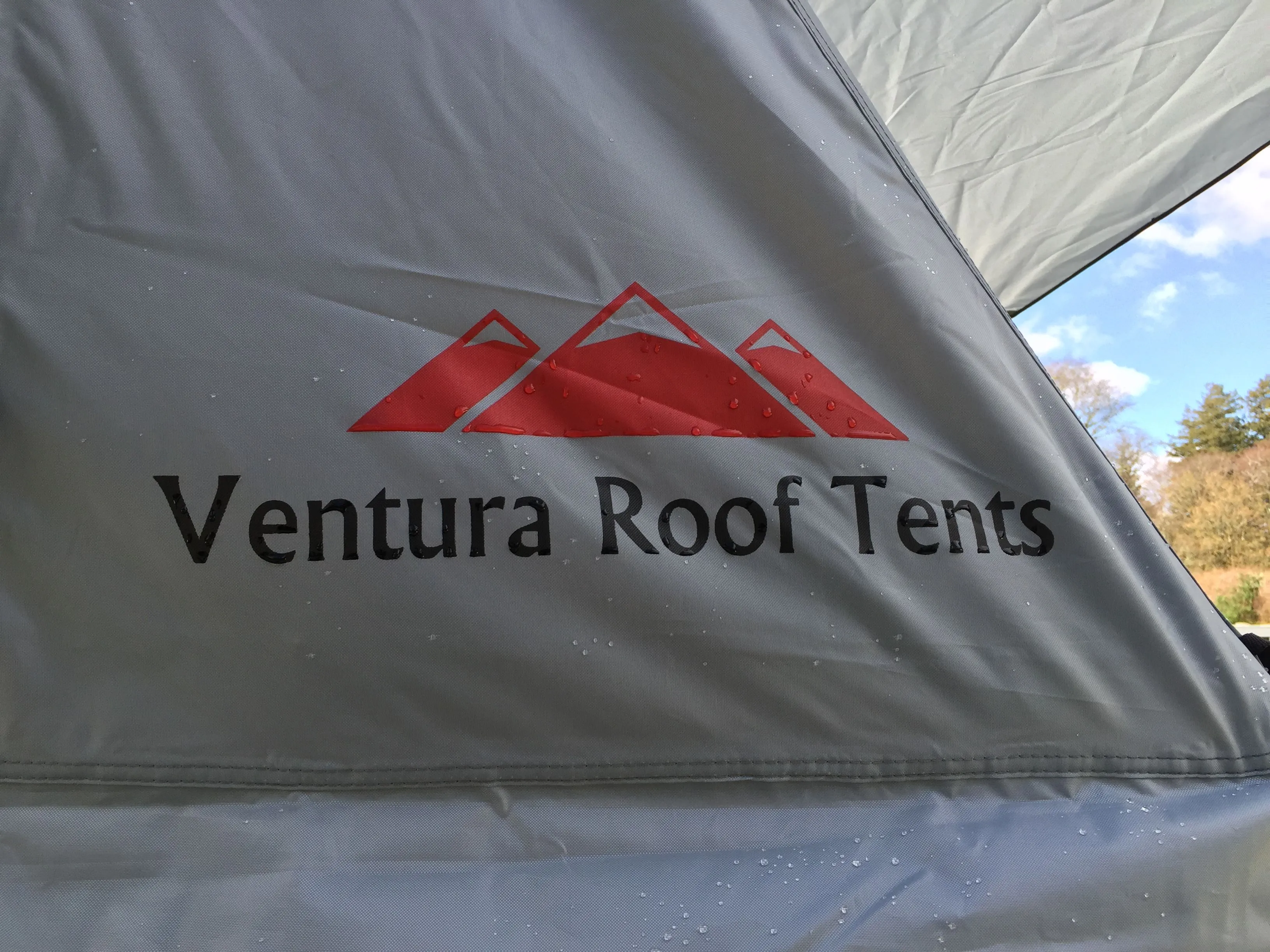 Ventura Deluxe 1.4 Roof Top Tent   Side Awning