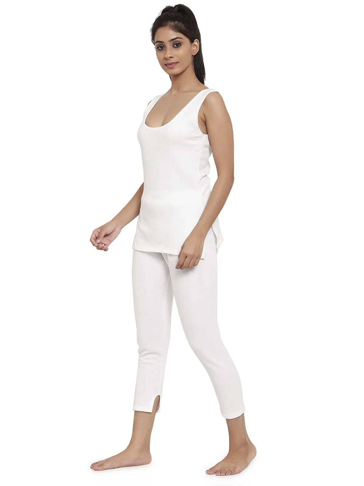 Women's Sleeveless Thermal Top And Lower Set