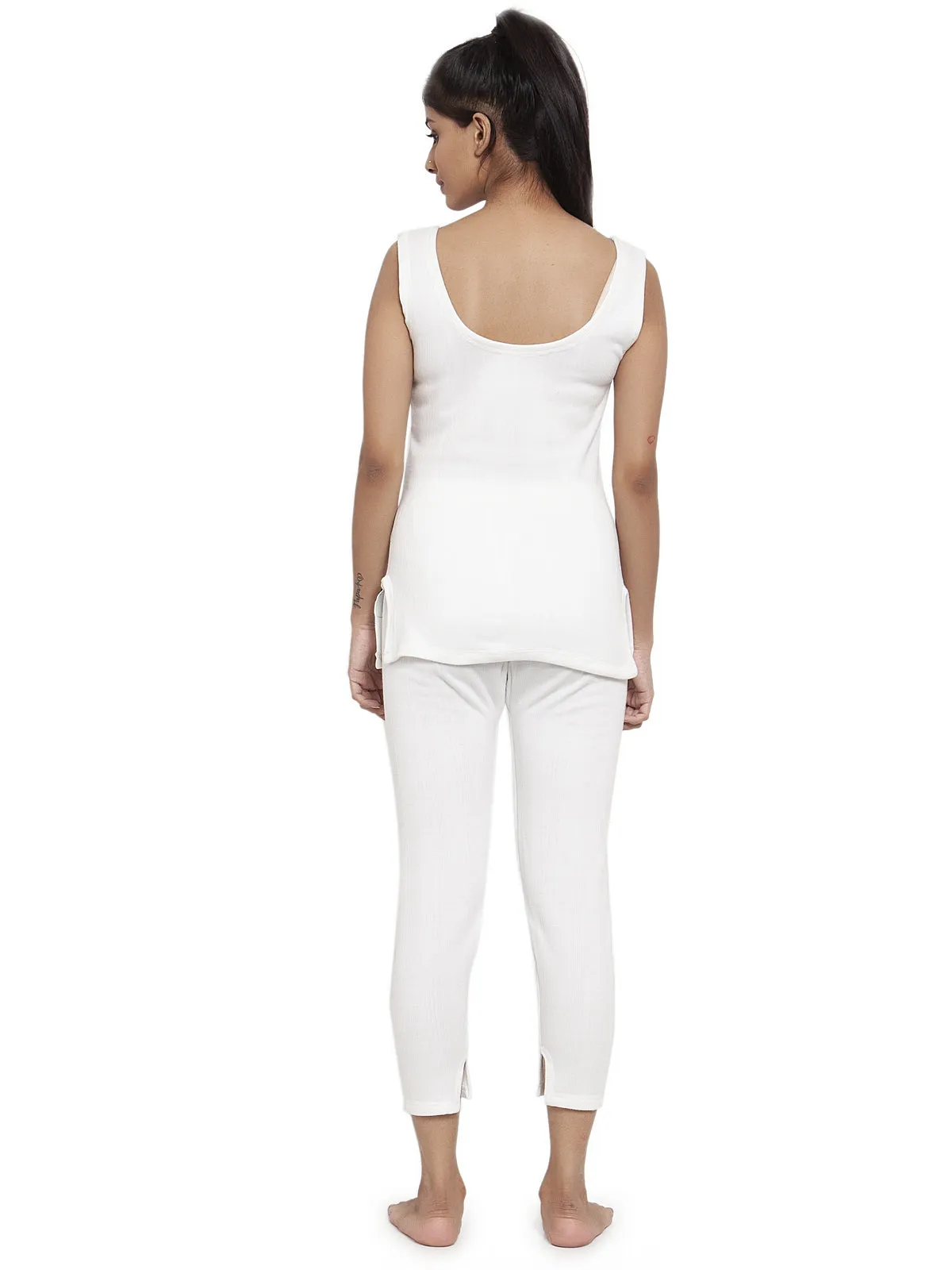 Women's Sleeveless Thermal Top And Lower Set