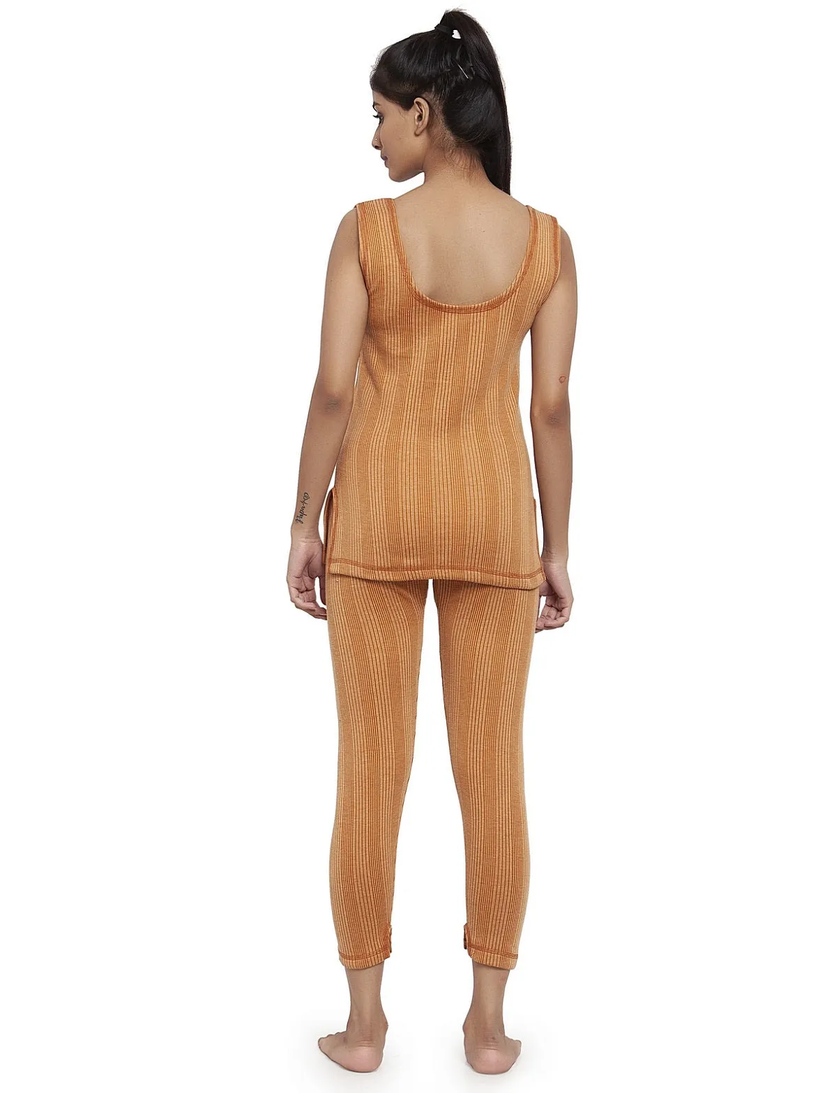 Women's Sleeveless Thermal Top And Lower Set