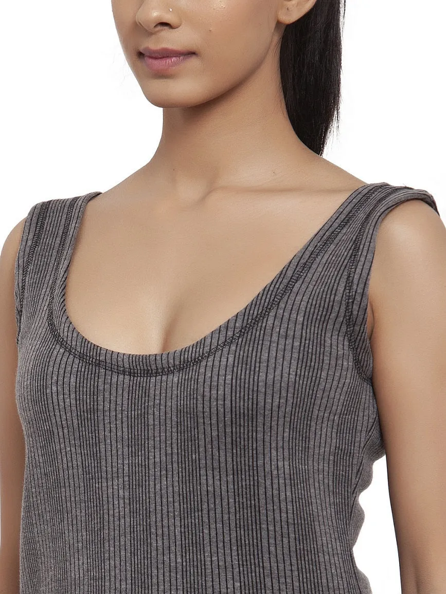 Women's Sleeveless Thermal Top And Lower Set